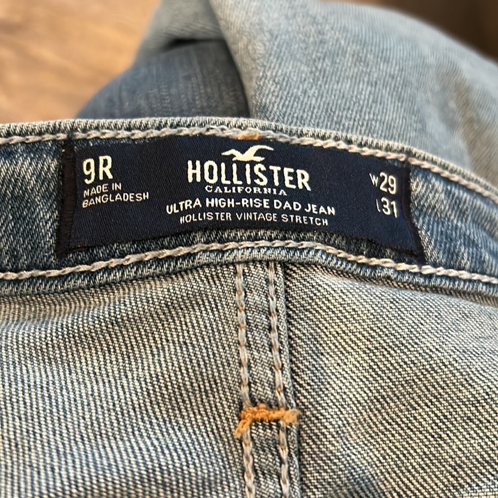 Hollister Ultra High Rise Dad Jean Size 9R - Picture 6 of 6